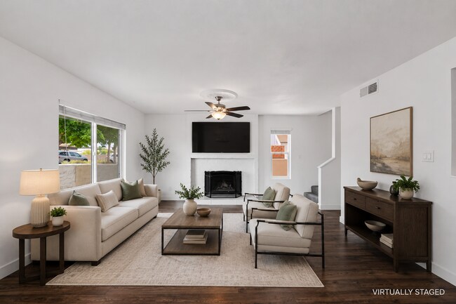 Foto del edificio - Stylish Dobson Glen Townhome | Updated Kitchen, Loft & Pool Access