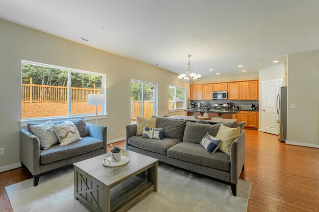 Building Photo - 16009 SE 164th Pl