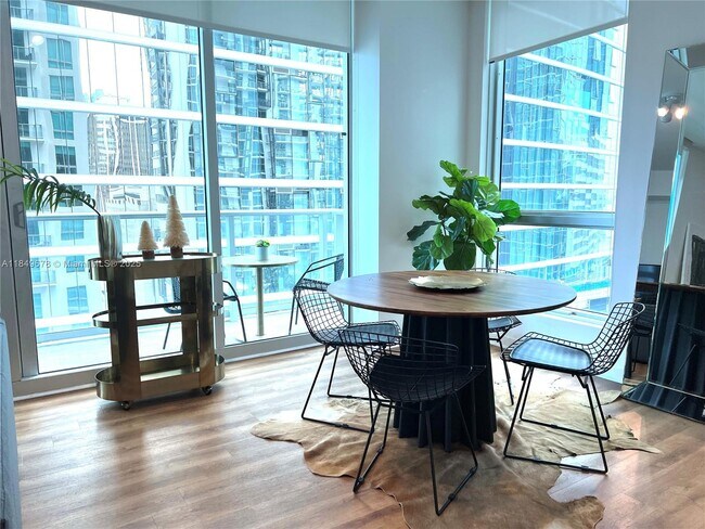 Building Photo - 300 S Biscayne Blvd