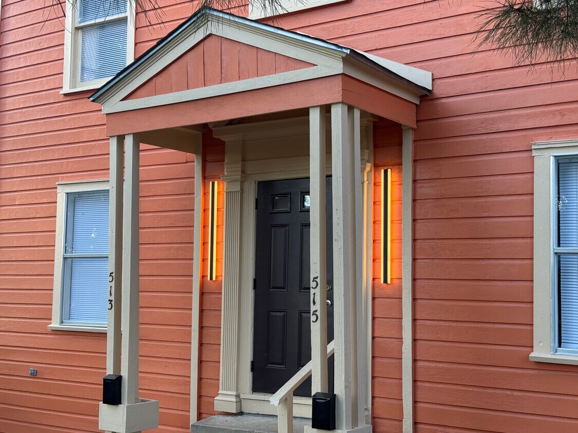 Primary Photo - 513 Eleanor Ave