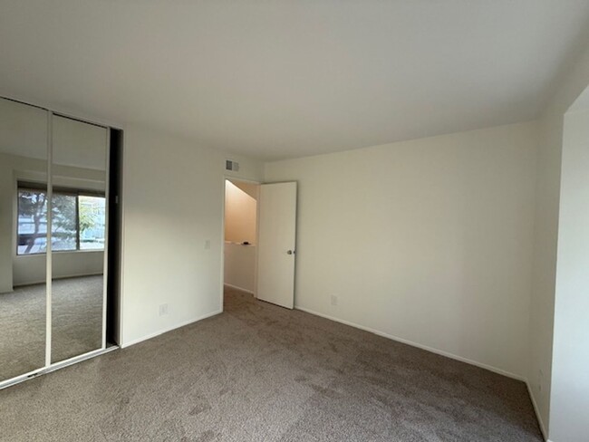 Foto del edificio - 2 bedroom townhome in Prime Aliso Viejo Lo...