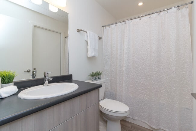 Building Photo - Peatt Commons East