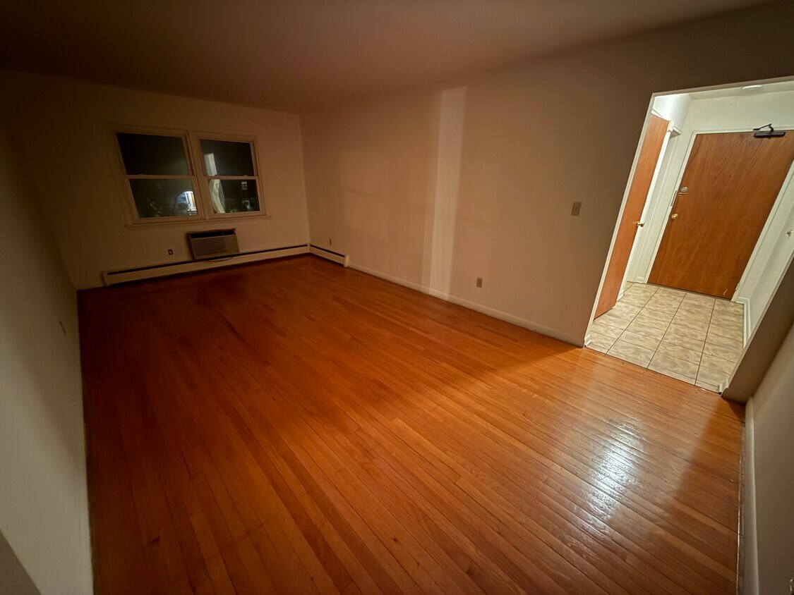 Foto principal - 999 Raritan Rd