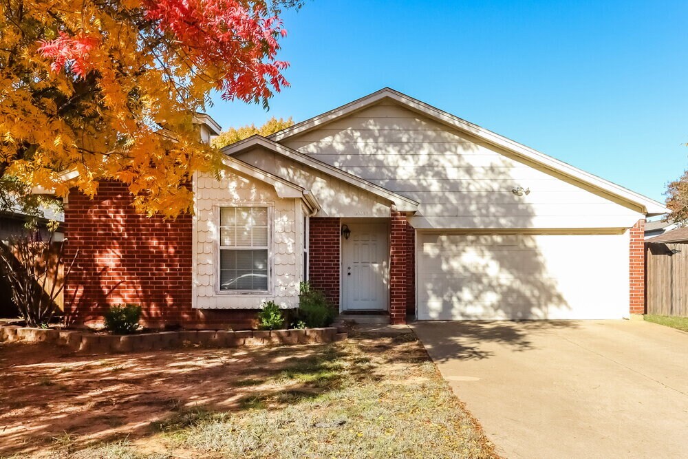 Foto principal - 6205 Vista Wood Dr