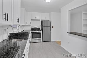 Building Photo - 15 Hearthston Ln