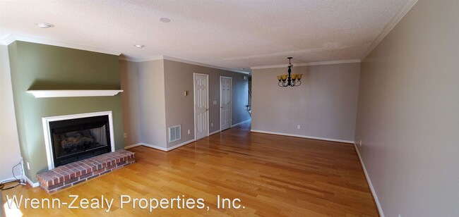 Building Photo - 2 br, 3.5 bath House - 1038 Christmas Place