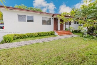 Building Photo - 2211 SW 75th Ave