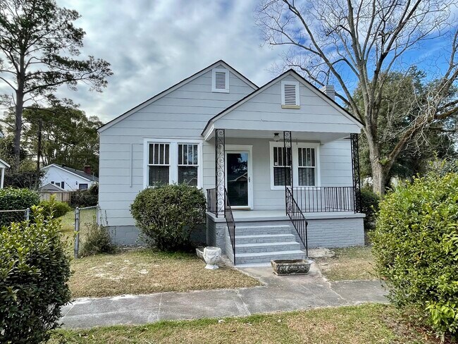 Building Photo - 1401 NE 36th St