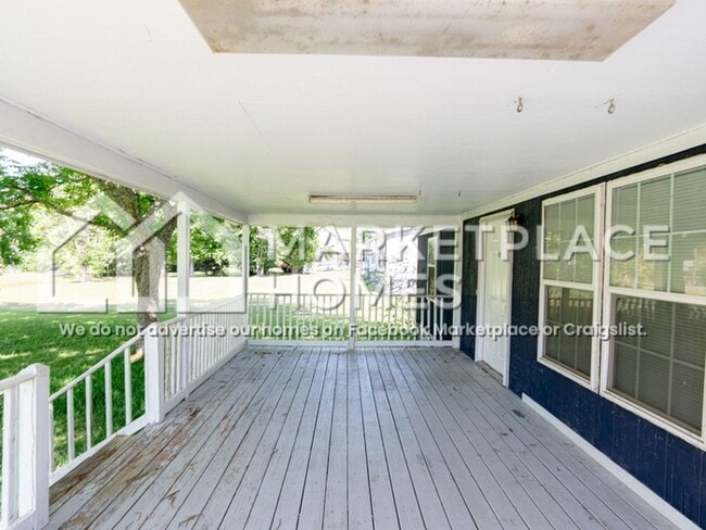 Building Photo - 664 Cherokee Dr