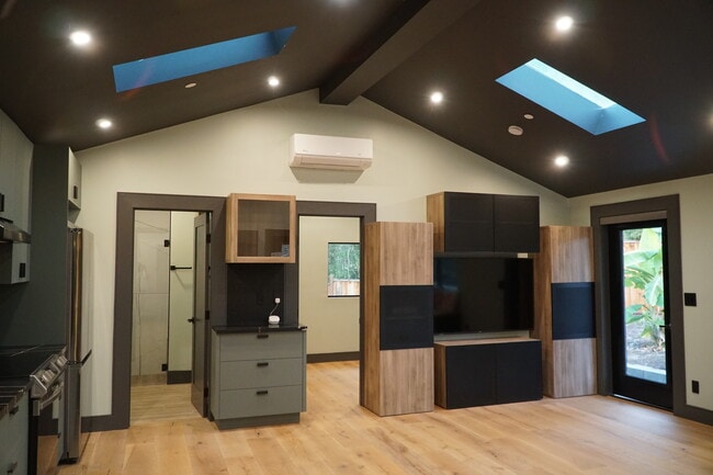 Building Photo - 25980 Todd Ln
