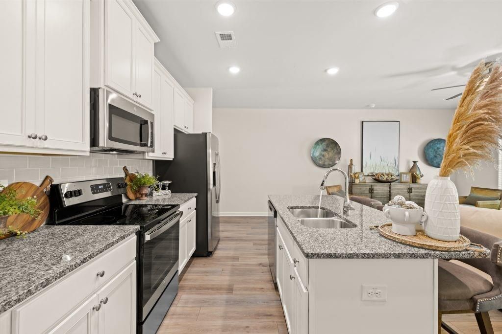 Building Photo - 6386 Sundowner Pl