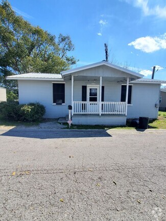 Building Photo - 127 SW Pete Mobley Ave