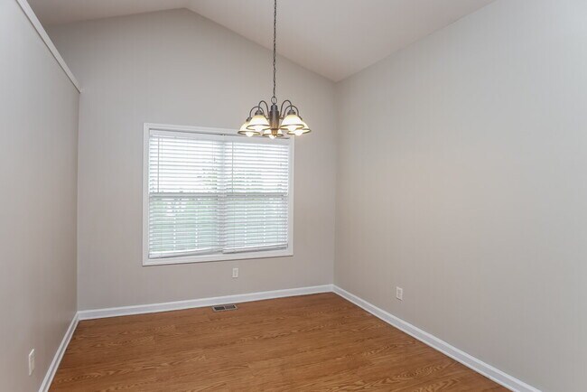 Foto del edificio - 6621 Killington Ct