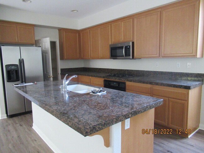 Foto del edificio - Crown Pointe Four Bedroom Home
