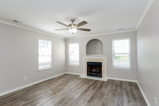 Building Photo - 6004 Bradford Ct