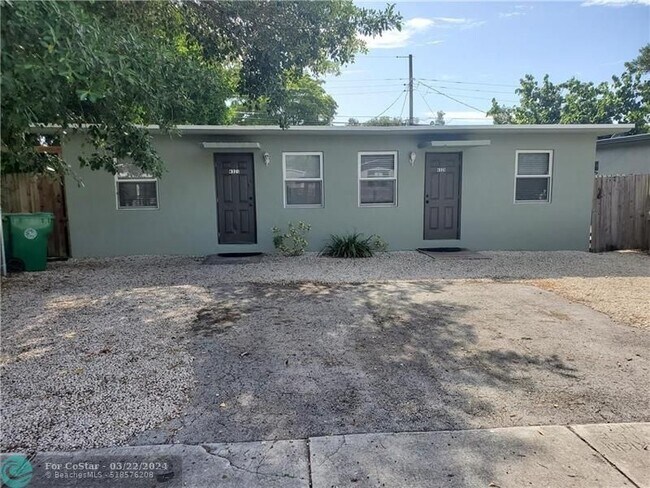 Building Photo - 4326 SW 56th Ave