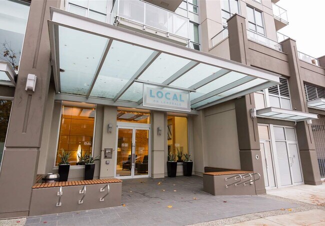 Photo du bâtiment - 135 17th St E
