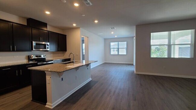 Building Photo - 31764 Broadwater Ave
