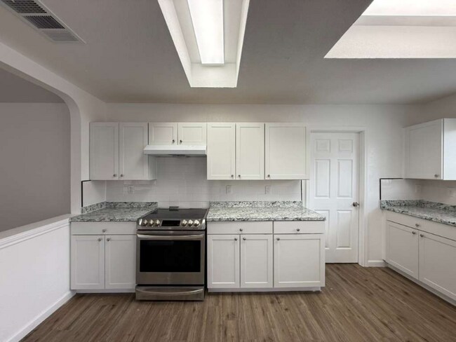 Foto del edificio - 6491 Beech Trail Dr