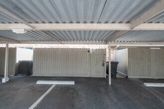Building Photo - 515 Tallowood Rd