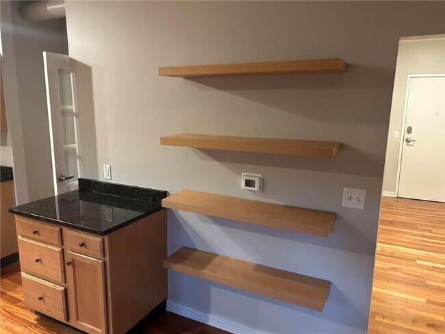 Building Photo - 11 W 2nd St