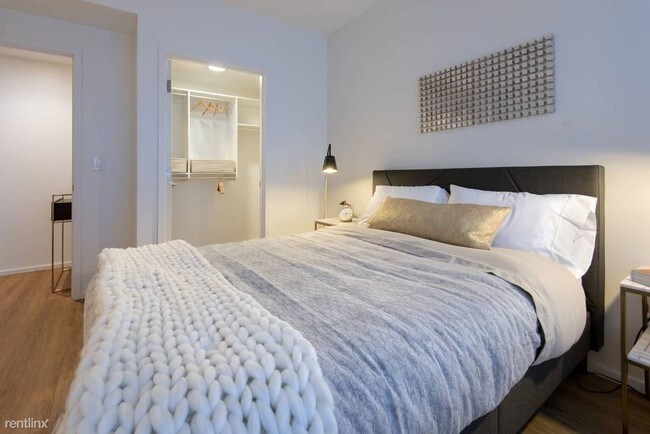 Building Photo - Studio, 1 bath Apartment - 219 Shawmut Ave A1