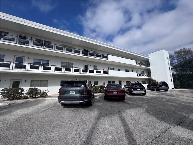 Foto del edificio - 100 El Camino Dr