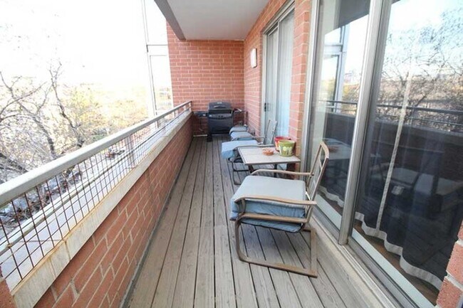 Foto del edificio - 1635 W Cortland St