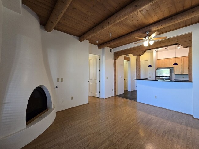 Building Photo - 1405 Vegas Verdes Dr