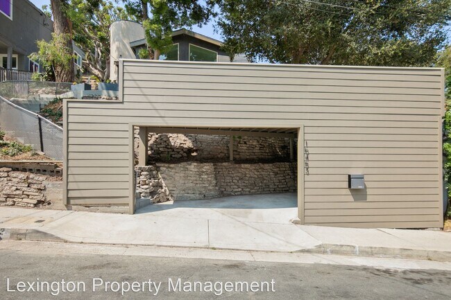 Foto del edificio - 3 br, 3 bath House - 16453 Akron Street