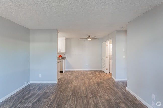 Living Room - Sunnyvale Town Center Apartments