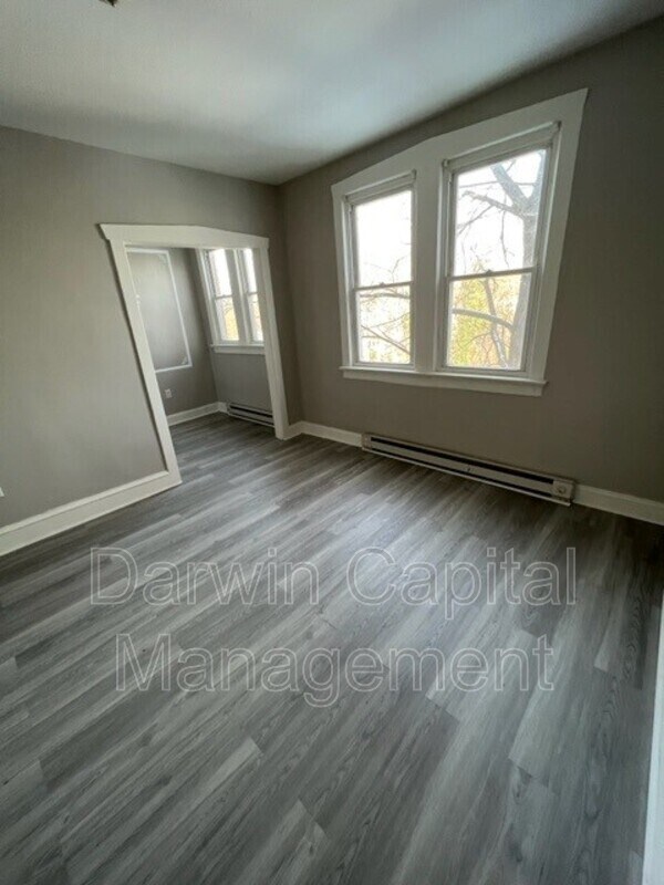 Foto del edificio - 5 E Bettlewood Ave