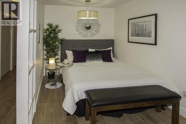 Photo du bâtiment - 1868 W 5th Ave