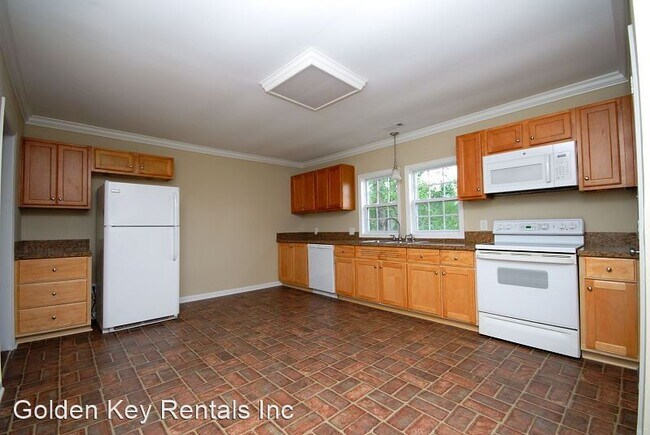 Building Photo - 818 Lassiter Rd