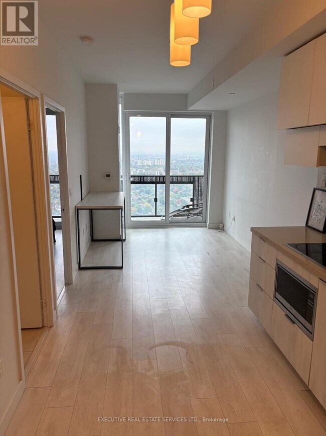 Building Photo - 8 Eglinton Ave E