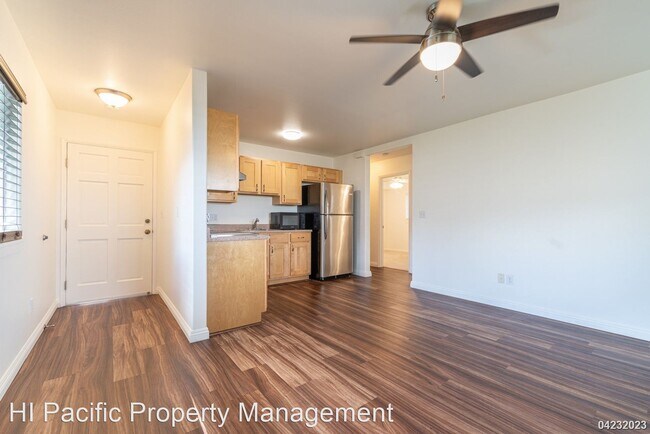 Building Photo - 2 br, 1 bath House - 2648 Puunui Ave