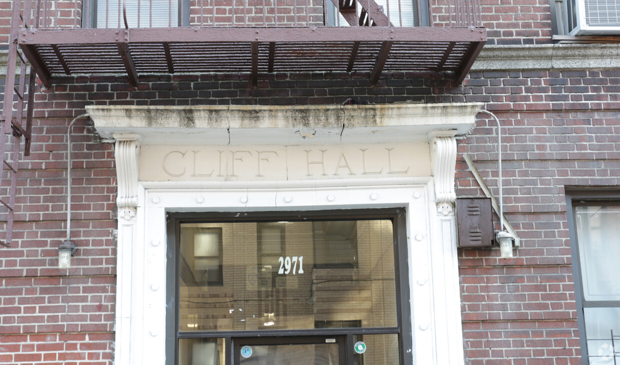 Building Photo - Cliff Hall Apartments