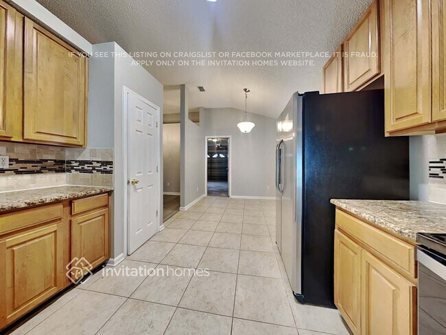 Foto del edificio - 1623 Canopy Oaks Dr
