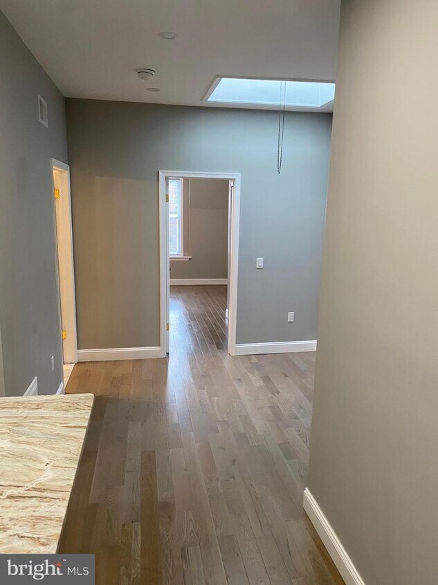 216 Buckingham Pl Unit 3, Philadelphia, PA 19104 Room for Rent in