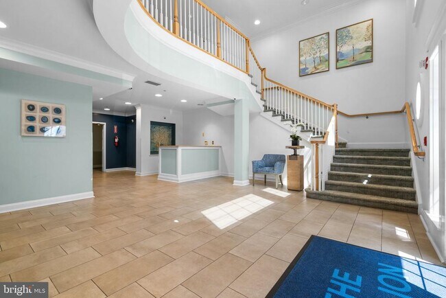 Foto del edificio - 6990 Falls Reach Dr