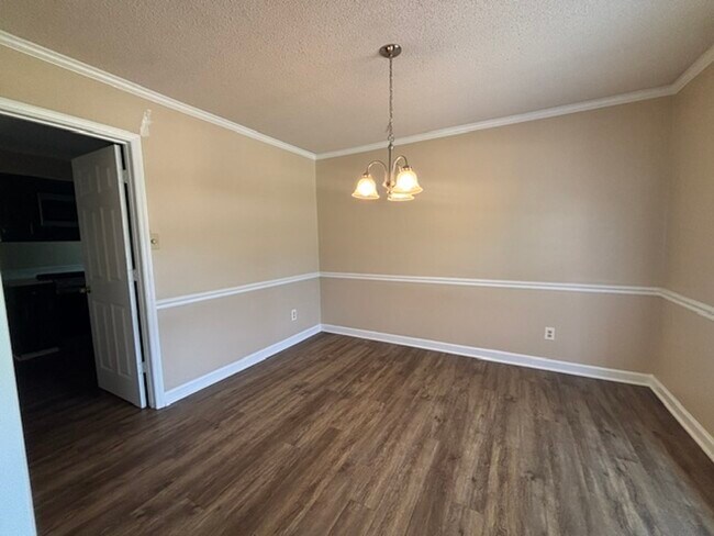 Foto del edificio - 6717 W Friendly Ave
