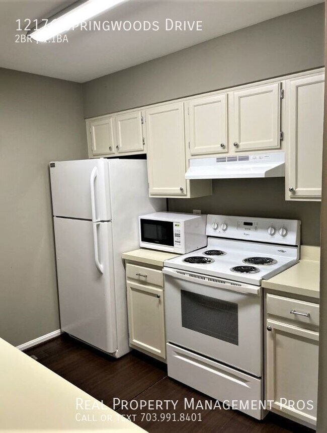 Foto del edificio - Available Now!