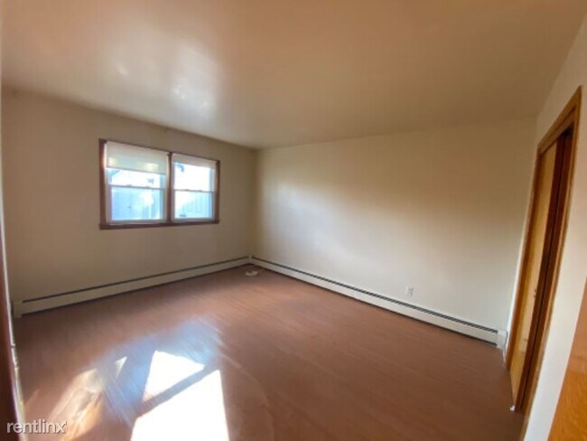 Building Photo - 2 br, 1 bath Apartment - 82 W 24th St