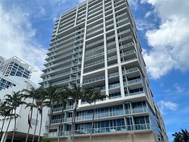 Foto del edificio - 6799 Collins Ave