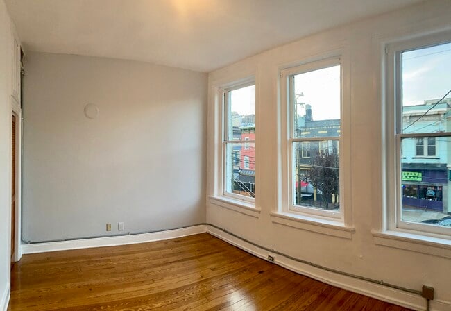 Building Photo - 1717 E Main St