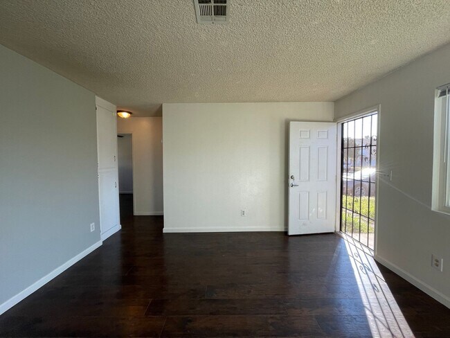 Foto del edificio - 420 - 424 S Walnut Ave, Ripon