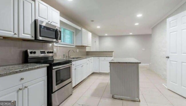 Foto del edificio - 3409 Hyland Dr