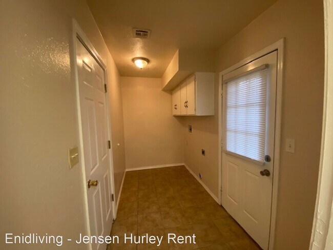 Building Photo - 2 br, 1 bath House - 2105 Martin Ave