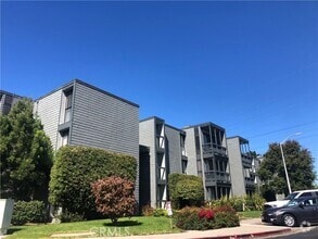 Building Photo - 425 Anchor Rd