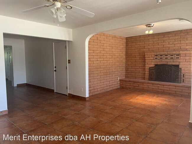 Building Photo - 3 br, 2 bath House - 1621 S MARILYN ANN DR